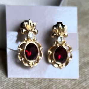 VINTAGE (1990) AVON JULIETTE CLIP ON EARRINGS